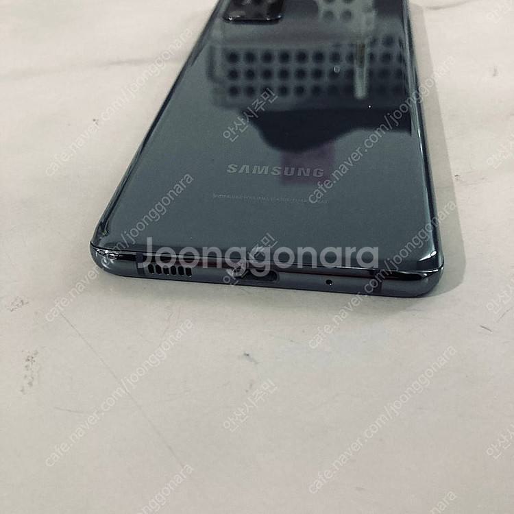 갤럭시 S20플러스 그레이 256기가 외관깨끗! 12만8천원 판매합니다--2